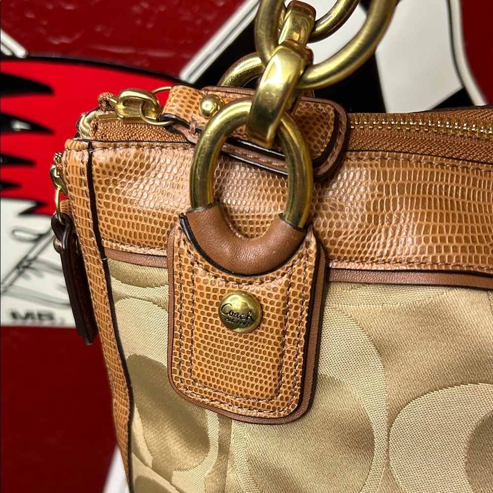 Coach Beige and Brown Shoulder Bag - Picture 5 of 13